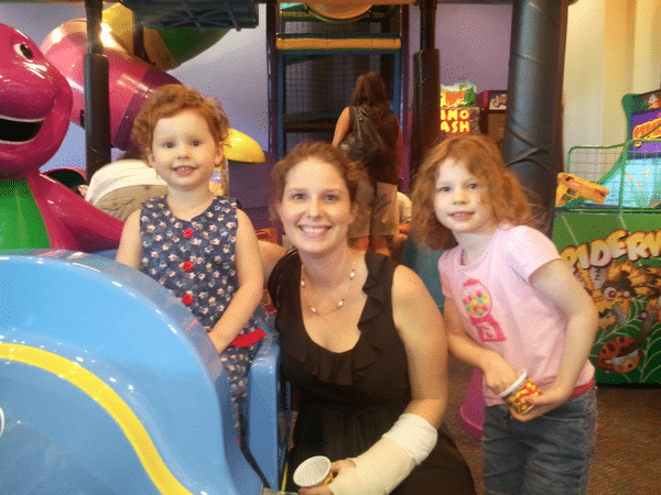 mommy and me at chuck e cheese