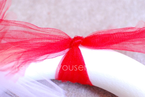 how to make a candy cane wreath