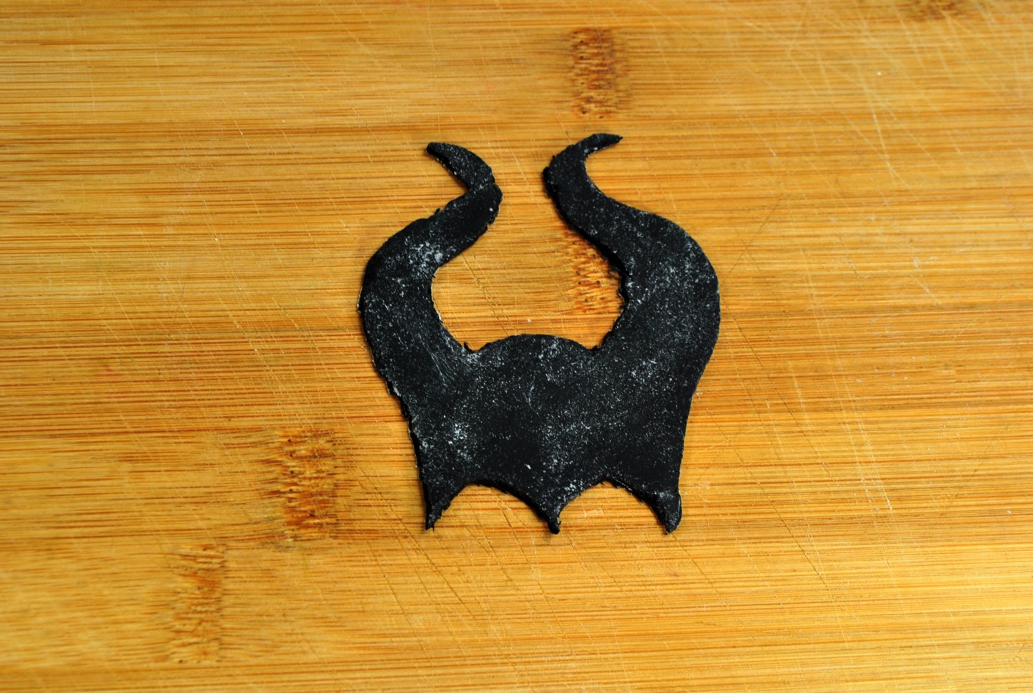 maleficent horns from fondant for Maleficent Donut