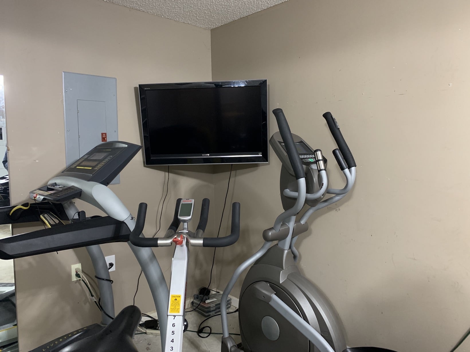 Puls tv mount for garage gym